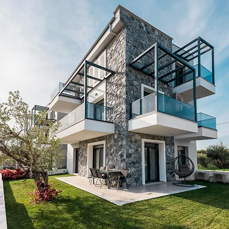 Hasi Two Bedroom Apartment *